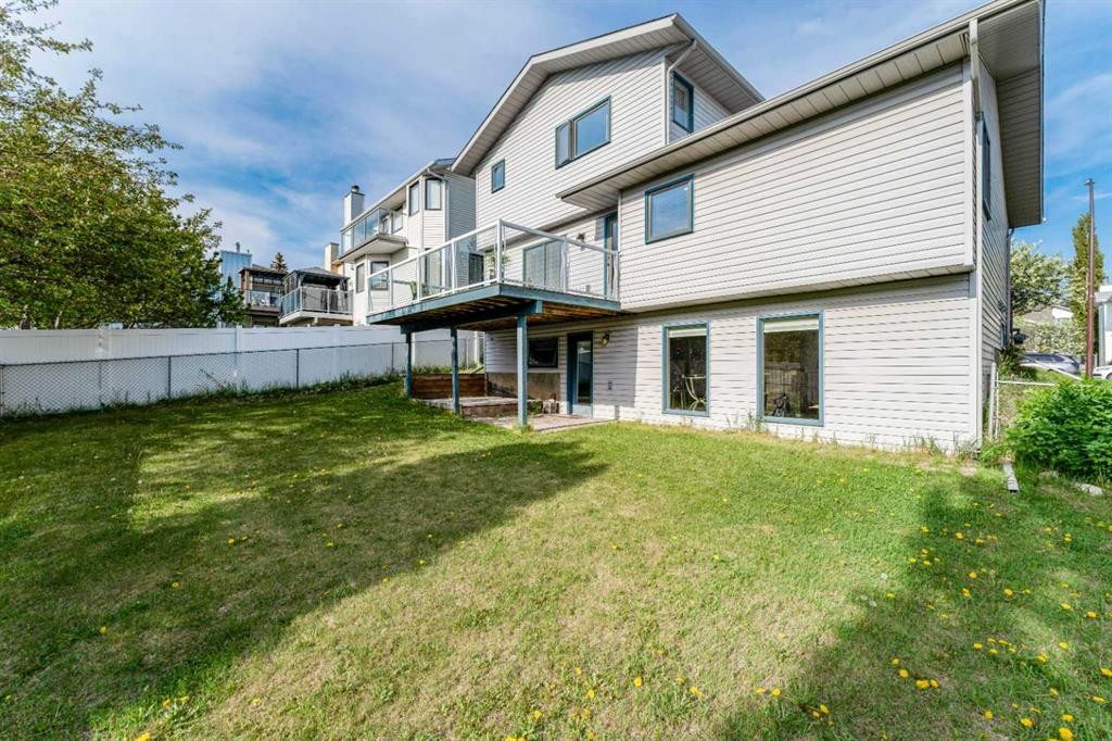 145 Hawkdale Circle Nw, Calgary, AB - Outdoor With Deck Patio Veranda