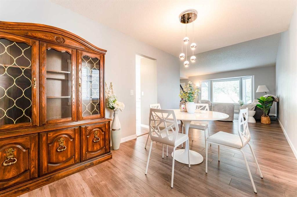 145 Hawkdale Circle Nw, Calgary, AB - Indoor Photo Showing Dining Room