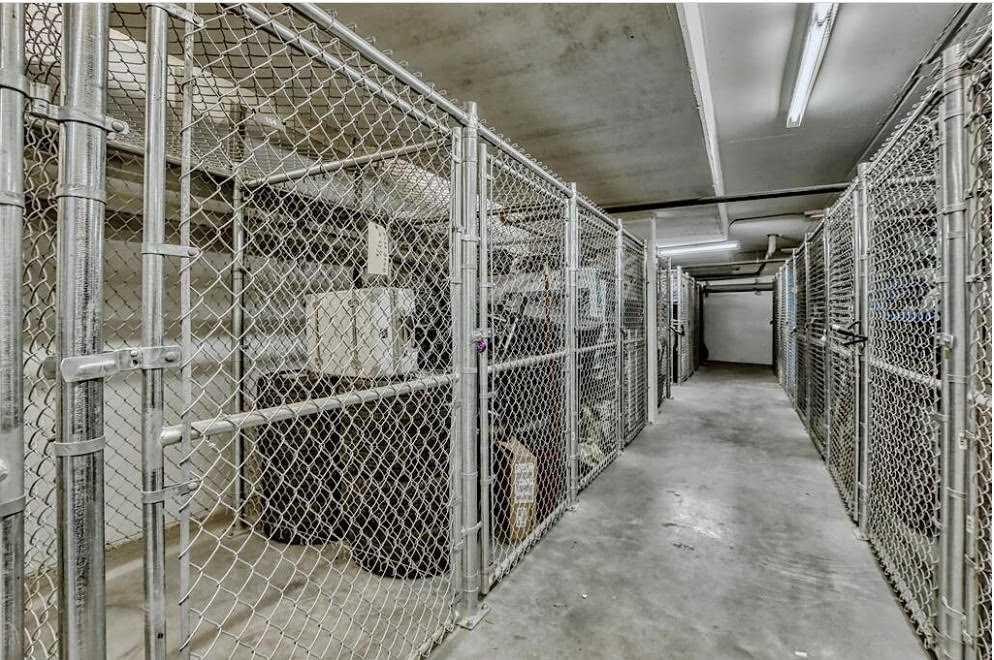 216-35 Aspenmont Heights Sw, Calgary, AB - Indoor With Storage