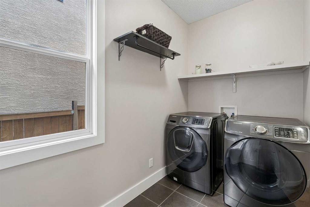 45 Mahogany Terrace Se, Calgary, AB - Indoor Photo Showing Laundry Room