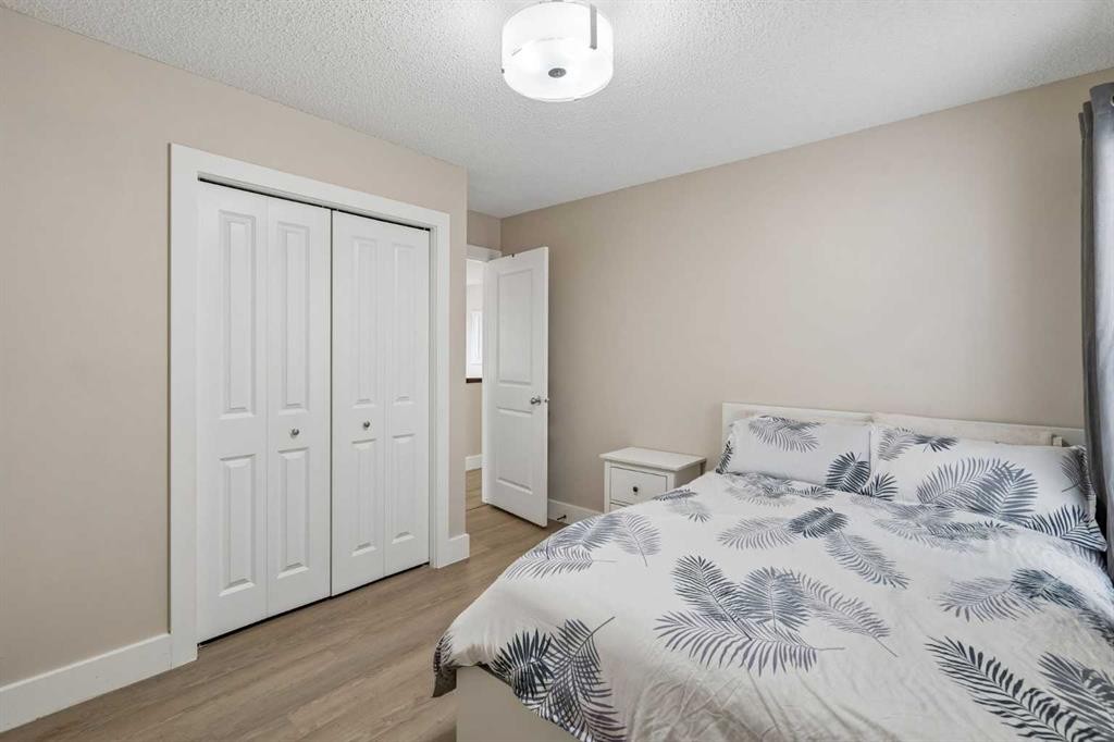 45 Mahogany Terrace Se, Calgary, AB - Indoor Photo Showing Bedroom