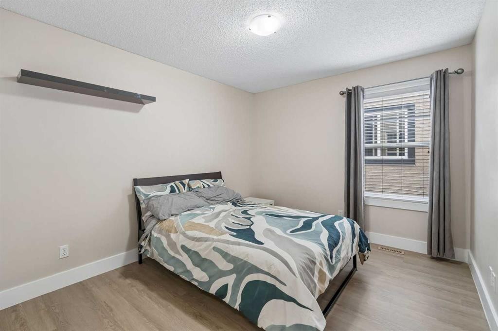 45 Mahogany Terrace Se, Calgary, AB - Indoor Photo Showing Bedroom