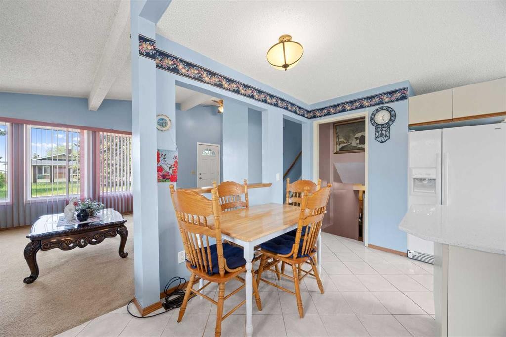 452 Manora Way Ne, Calgary, AB - Indoor Photo Showing Dining Room