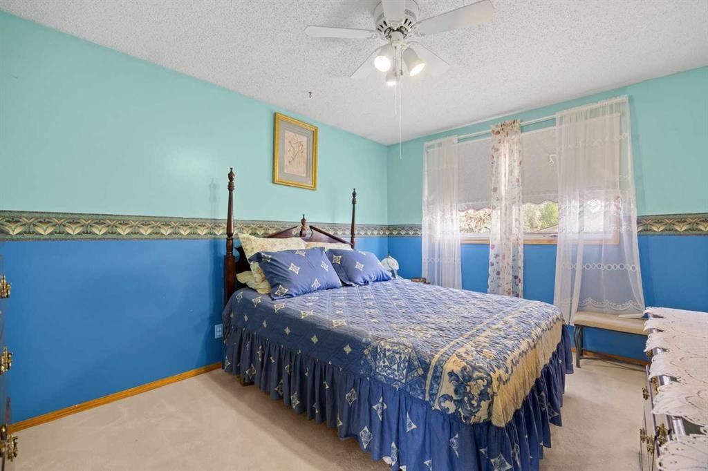 452 Manora Way Ne, Calgary, AB - Indoor Photo Showing Bedroom