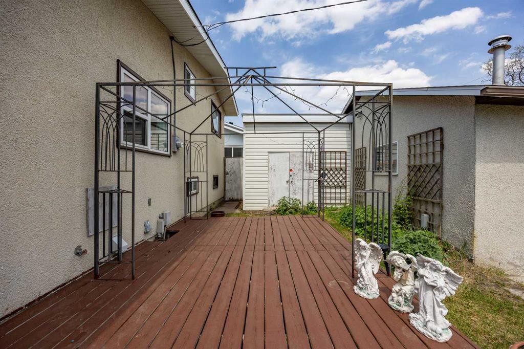 452 Manora Way Ne, Calgary, AB - Outdoor With Exterior