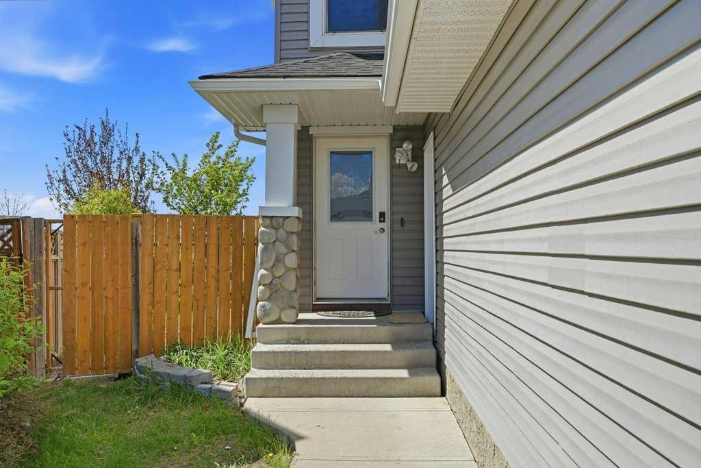 86 Saddlecrest Close Ne, Calgary, AB - Outdoor