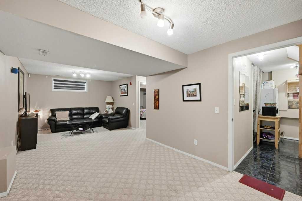 86 Saddlecrest Close Ne, Calgary, AB - Indoor