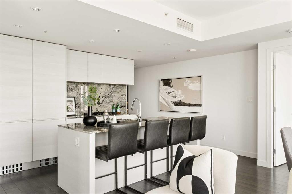 1808-310 12 Avenue Sw, Calgary, AB - Indoor