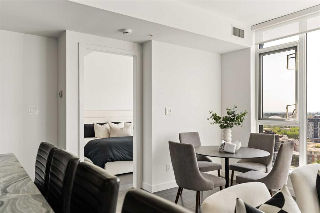 1808-310 12 Avenue Sw, Calgary, AB - Indoor Photo Showing Dining Room