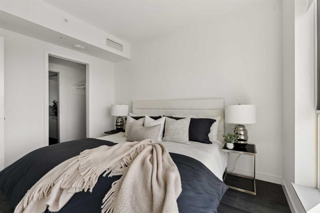 1808-310 12 Avenue Sw, Calgary, AB - Indoor Photo Showing Bedroom