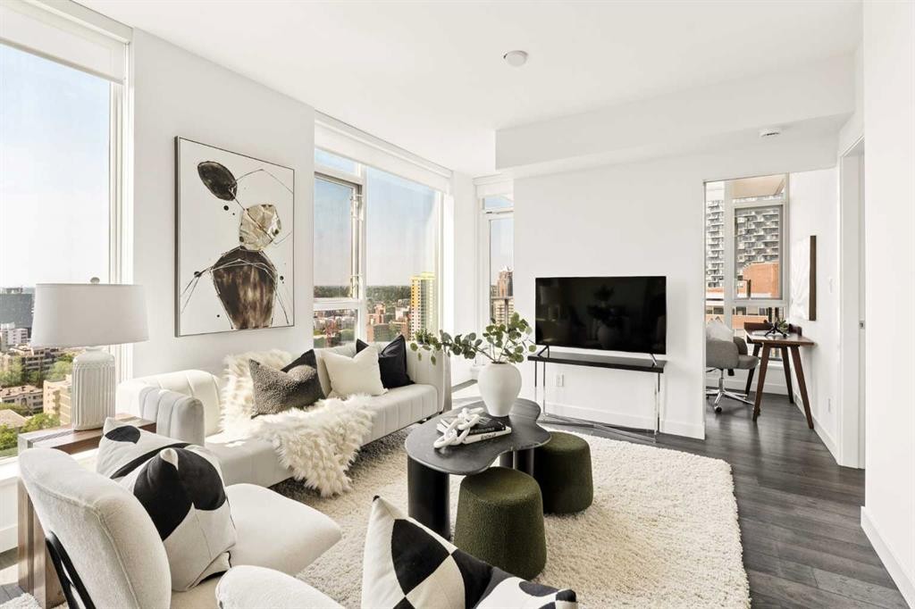 1808-310 12 Avenue Sw, Calgary, AB - Indoor Photo Showing Living Room