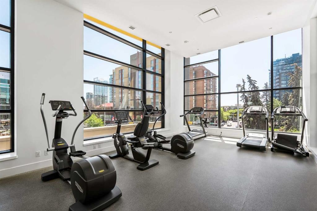 1808-310 12 Avenue Sw, Calgary, AB - Indoor Photo Showing Gym Room