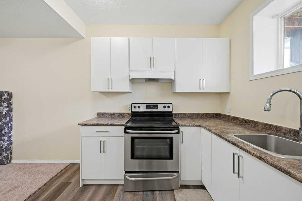 141 Martin Crossing Crescent Ne, Calgary, AB - Indoor Photo Showing Kitchen