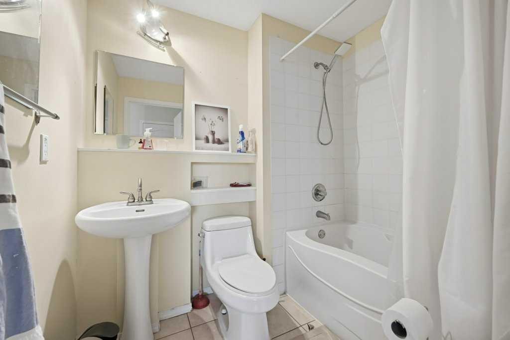 141 Martin Crossing Crescent Ne, Calgary, AB - Indoor Photo Showing Bathroom