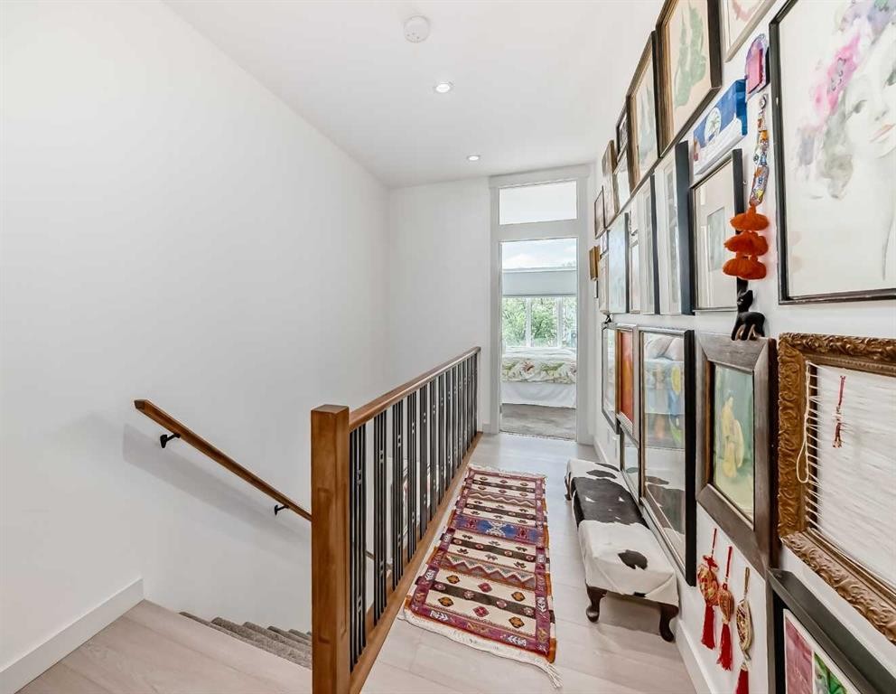 1048 Regal Crescent Ne, Calgary, AB - Indoor Photo Showing Other Room