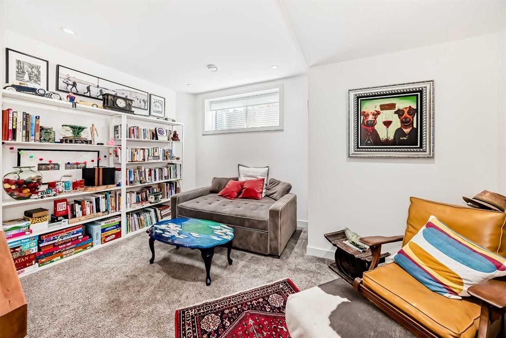 1048 Regal Crescent Ne, Calgary, AB - Indoor