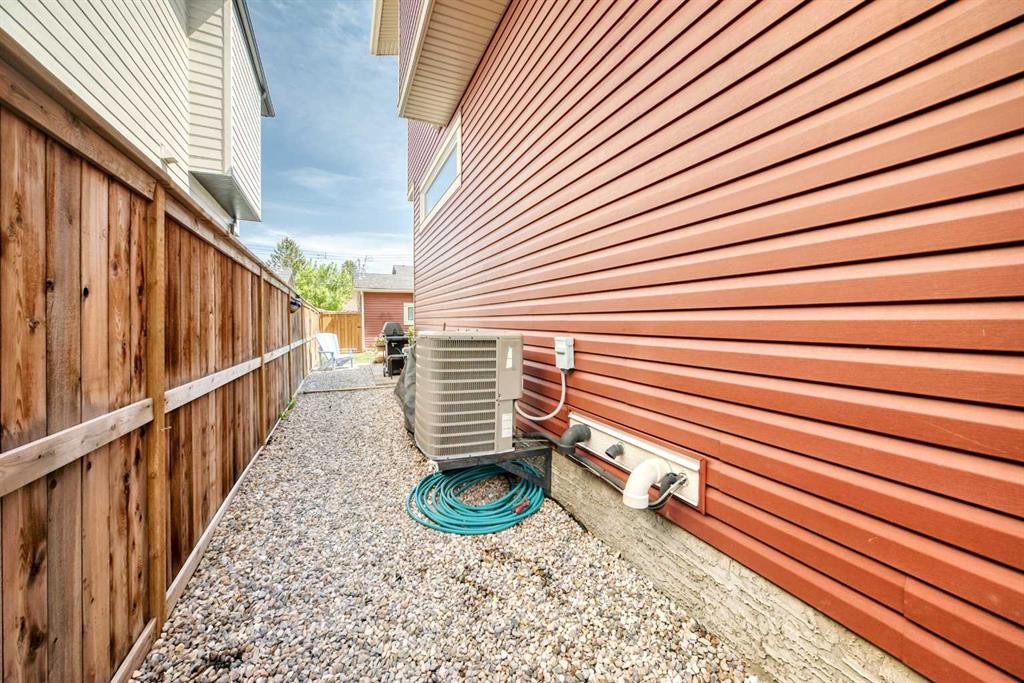 1048 Regal Crescent Ne, Calgary, AB - Outdoor With Exterior