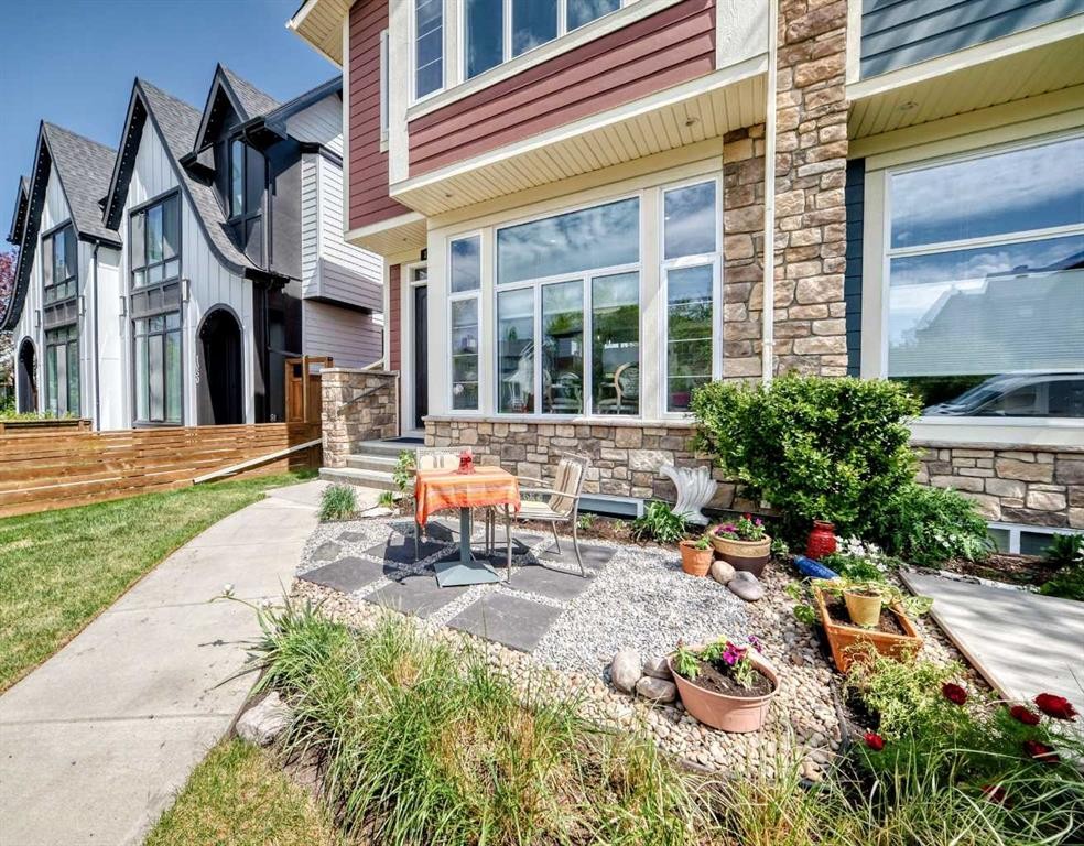 1048 Regal Crescent Ne, Calgary, AB - Outdoor