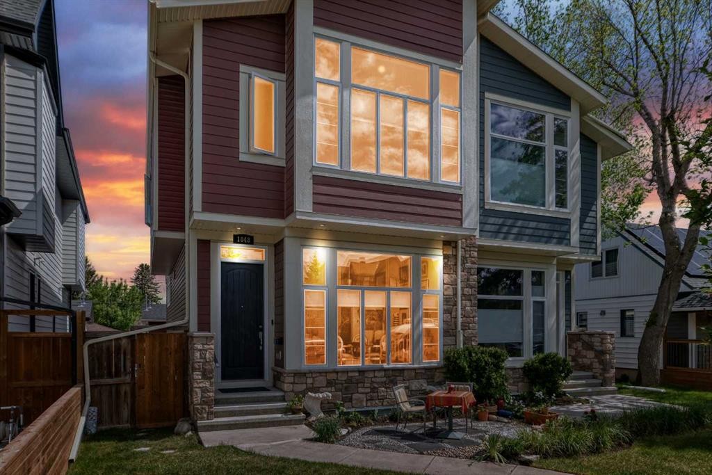 1048 Regal Crescent Ne, Calgary, AB - Outdoor