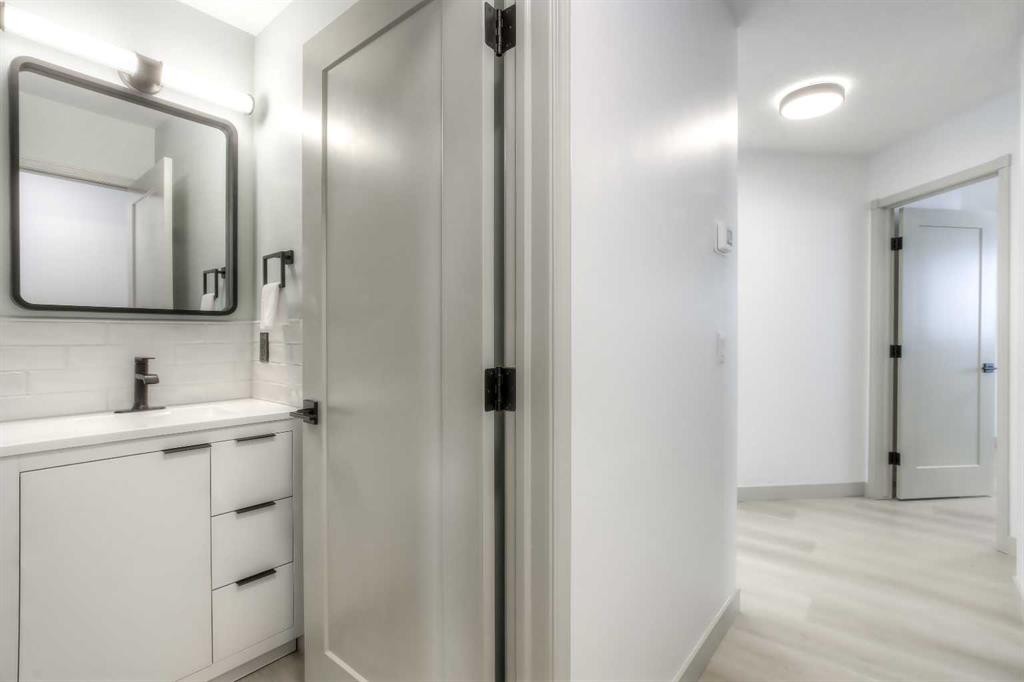 81 Coventry Circle Ne, Calgary, AB - Indoor Photo Showing Bathroom