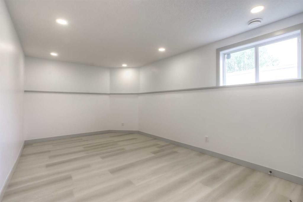 81 Coventry Circle Ne, Calgary, AB - Indoor Photo Showing Other Room