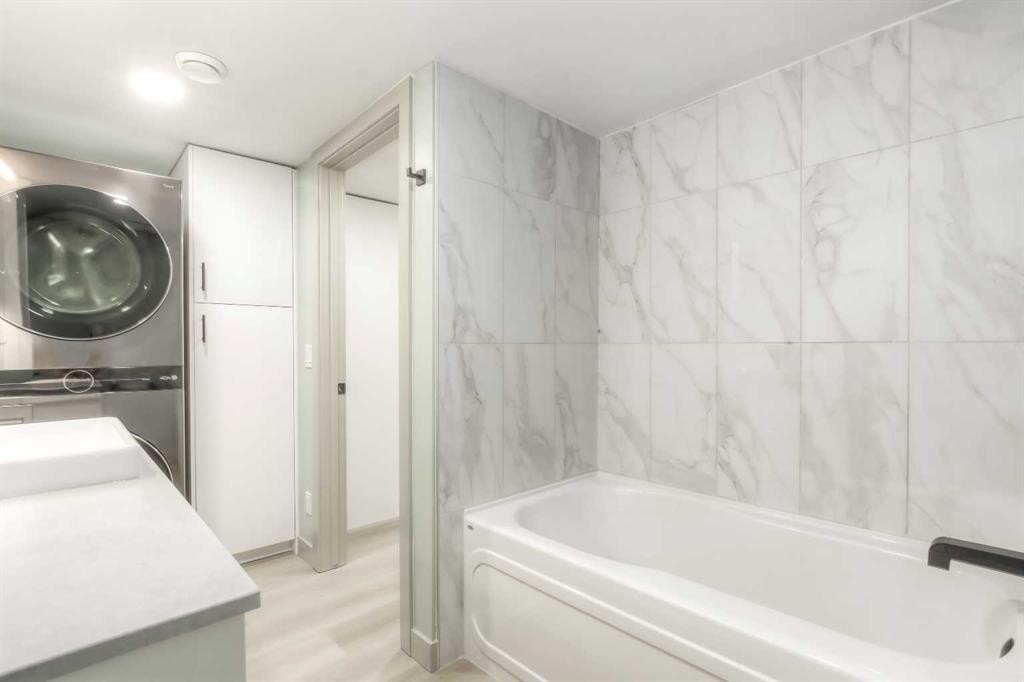 81 Coventry Circle Ne, Calgary, AB - Indoor Photo Showing Bathroom