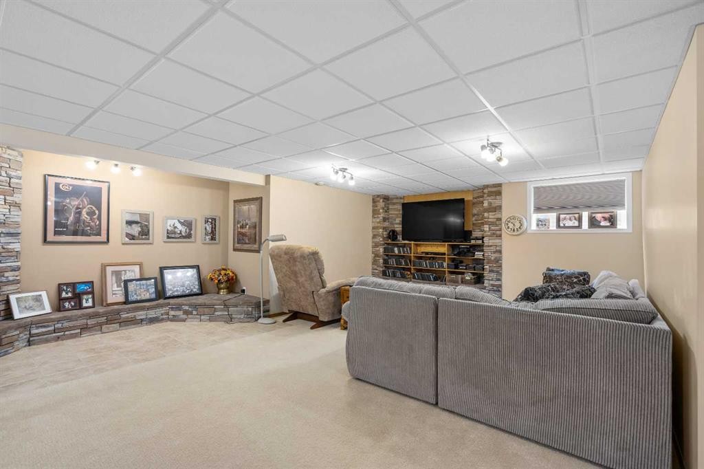 310 Riverside Garden Nw, High River, AB - Indoor