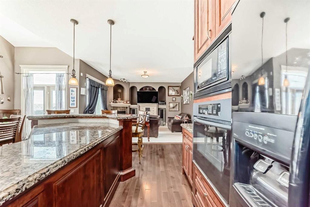18 Royal Ridge Link Nw, Calgary, AB