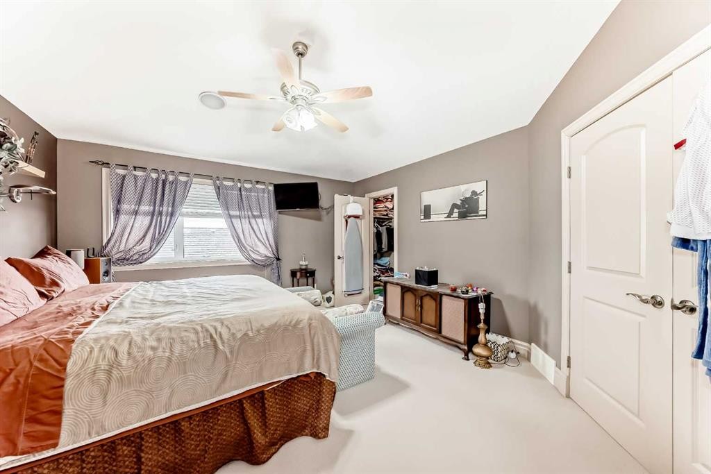 18 Royal Ridge Link Nw, Calgary, AB