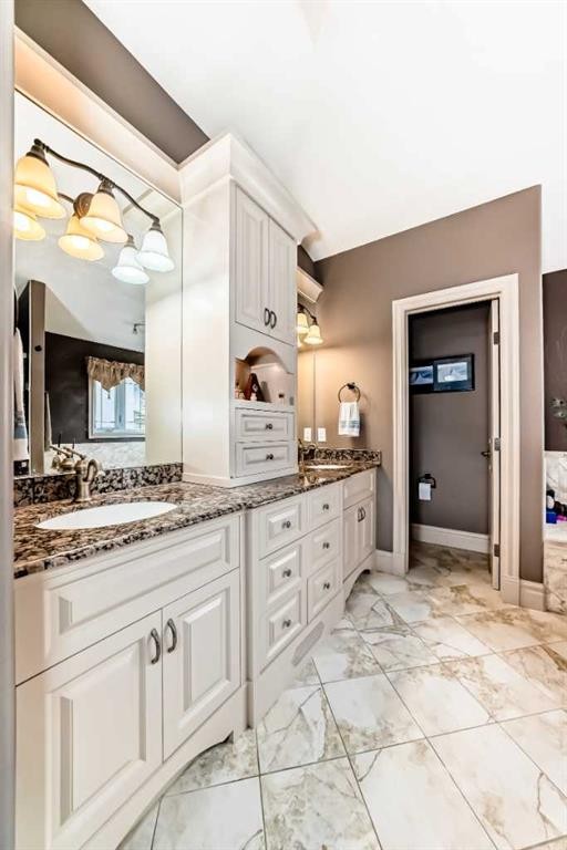 18 Royal Ridge Link Nw, Calgary, AB