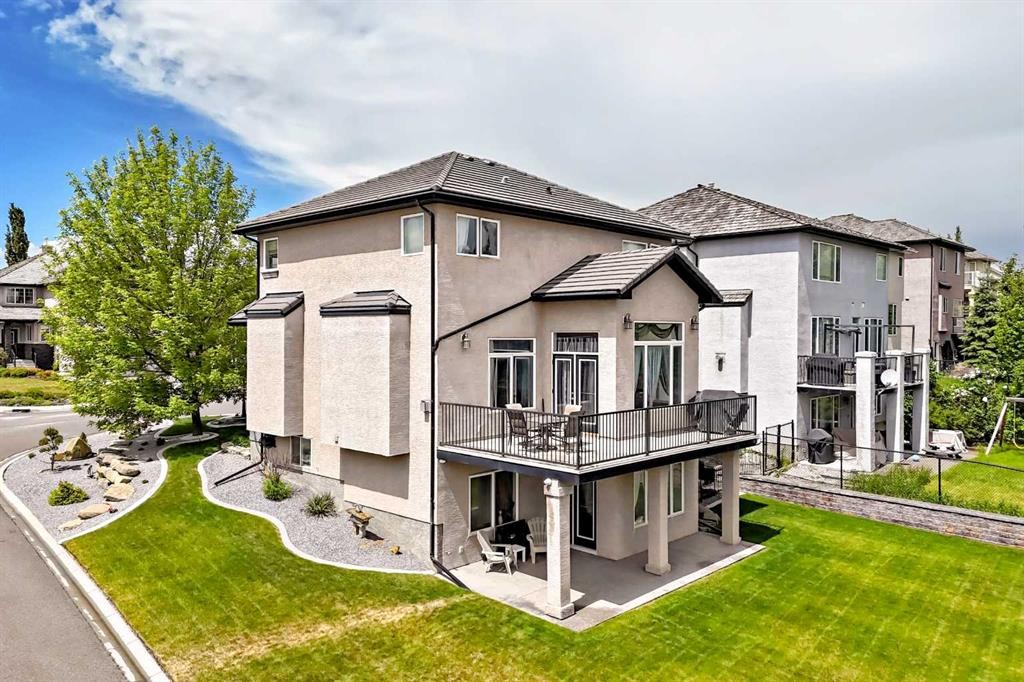 18 Royal Ridge Link Nw, Calgary, AB