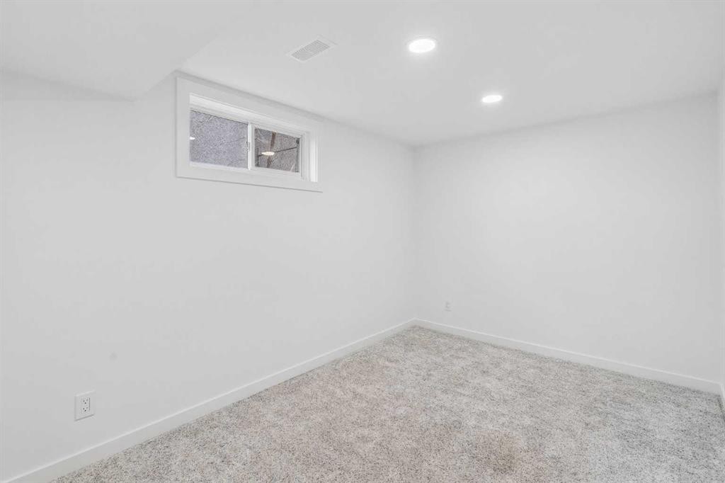 7224 Farrell Road Se, Calgary, AB - Indoor Photo Showing Other Room