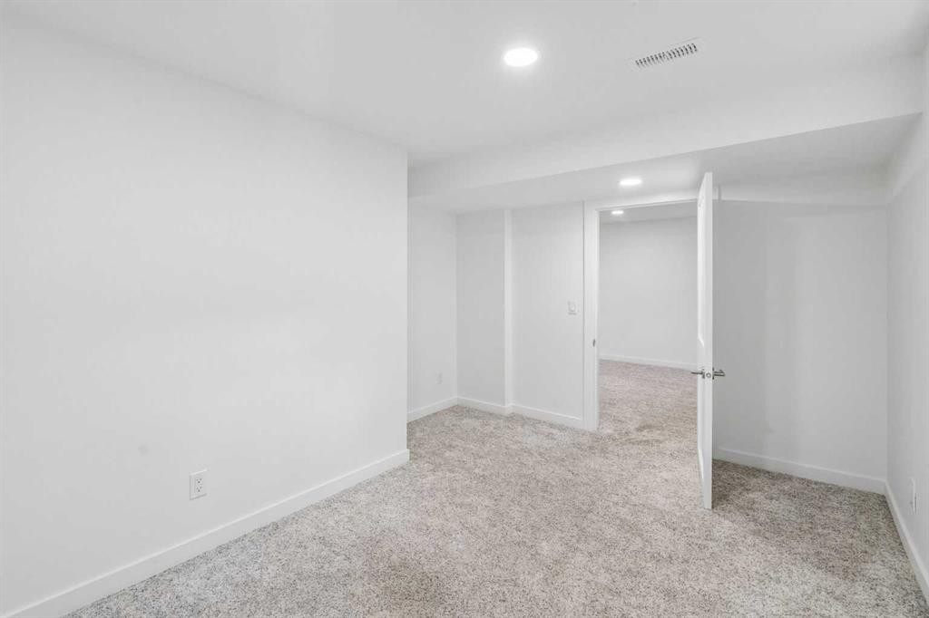 7224 Farrell Road Se, Calgary, AB - Indoor Photo Showing Other Room