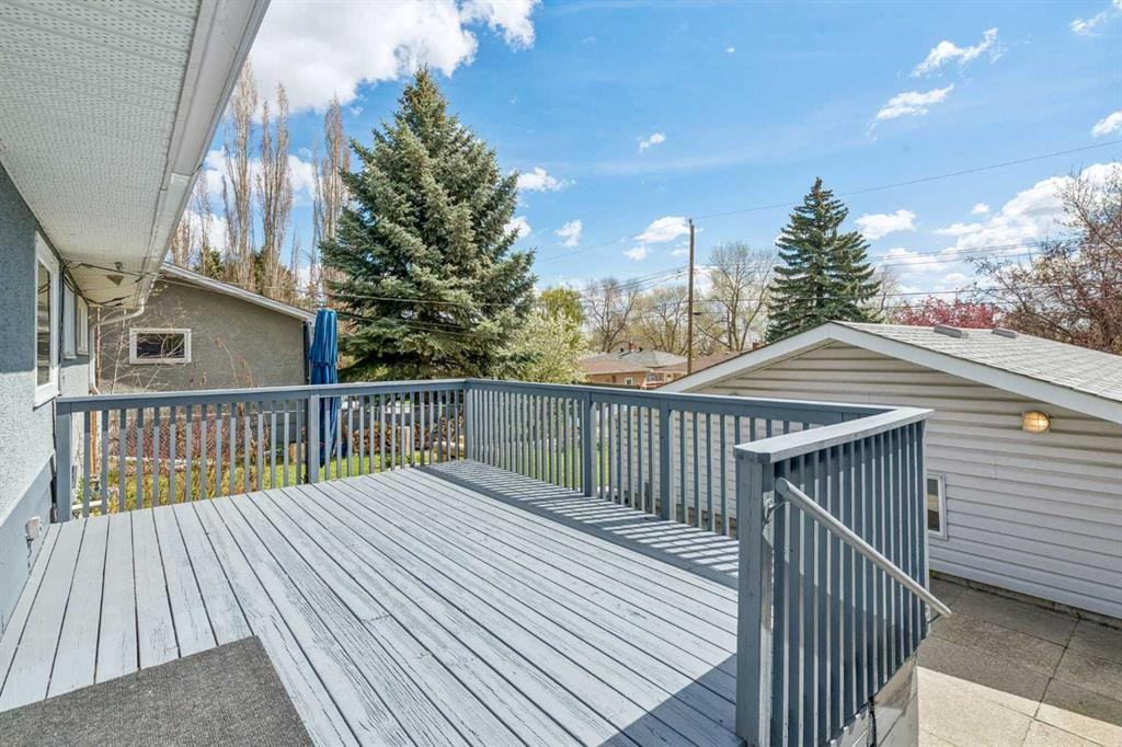 7224 Farrell Road Se, Calgary, AB - Outdoor With Deck Patio Veranda With Exterior