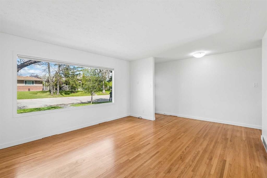 7224 Farrell Road Se, Calgary, AB - Indoor