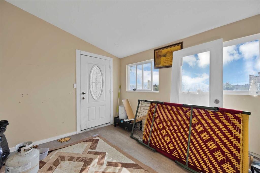 100 San Diego Green Ne, Calgary, AB - Indoor Photo Showing Other Room