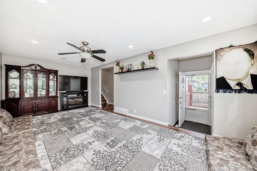 116 Pineson Place Ne, Calgary, AB - Indoor