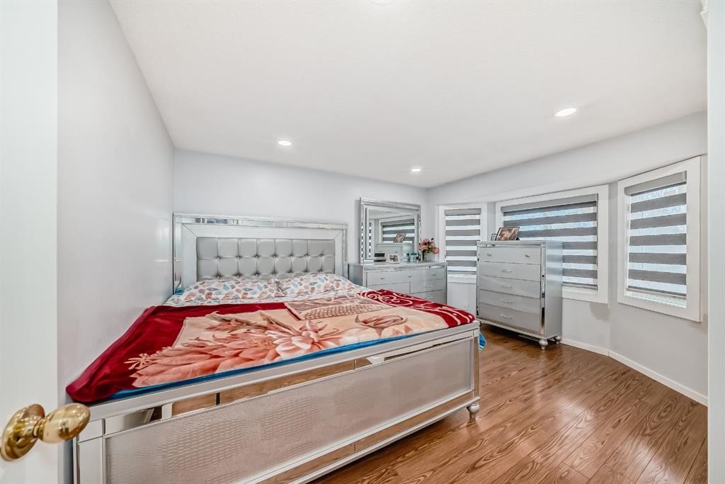 116 Pineson Place Ne, Calgary, AB - Indoor Photo Showing Bedroom