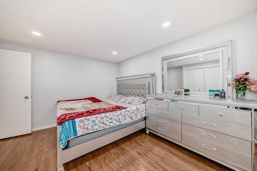 116 Pineson Place Ne, Calgary, AB - Indoor Photo Showing Bedroom
