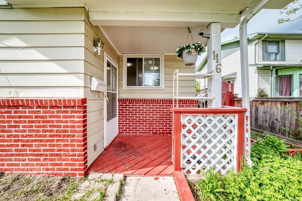 116 Pineson Place Ne, Calgary, AB - Outdoor
