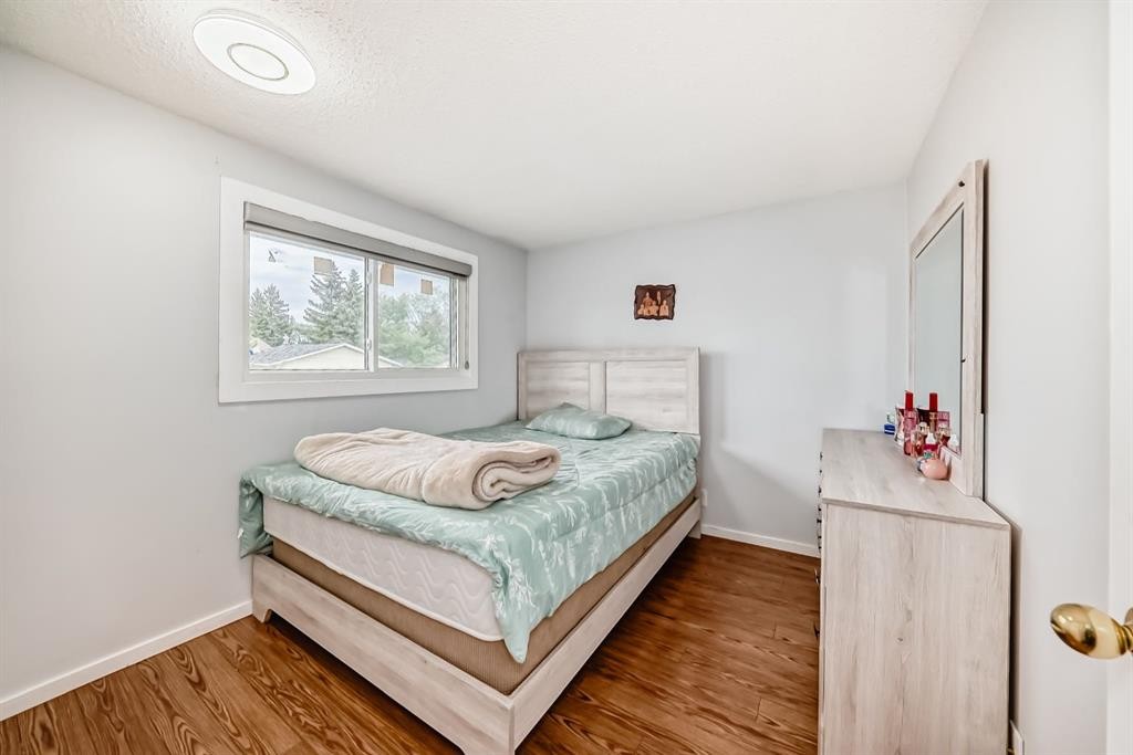 116 Pineson Place Ne, Calgary, AB - Indoor Photo Showing Bedroom