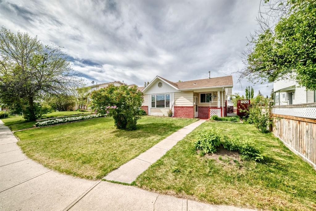 116 Pineson Place Ne, Calgary, AB - Outdoor