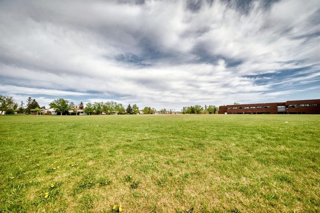 116 Pineson Place Ne, Calgary, AB - Outdoor With View