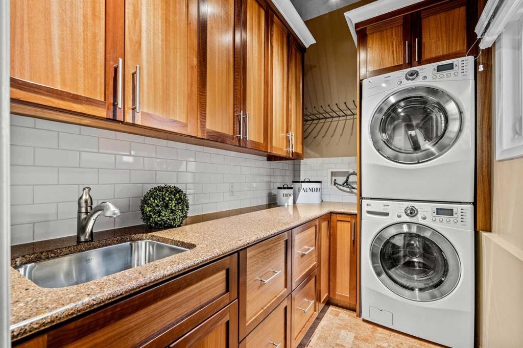 8 Varsplain Place Nw, Calgary, AB