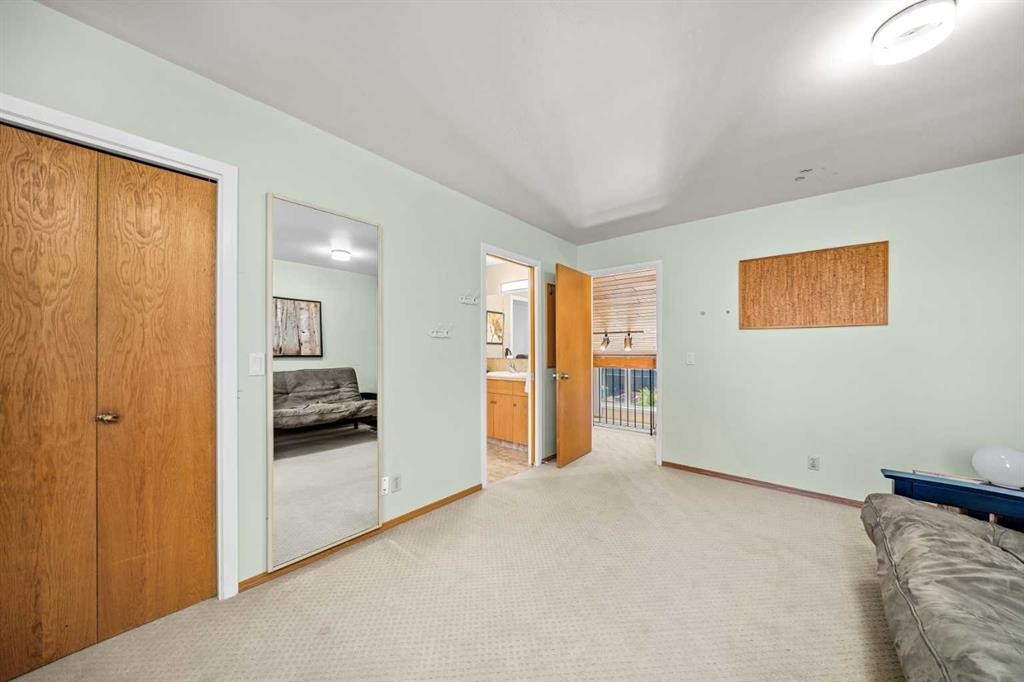 8 Varsplain Place Nw, Calgary, AB