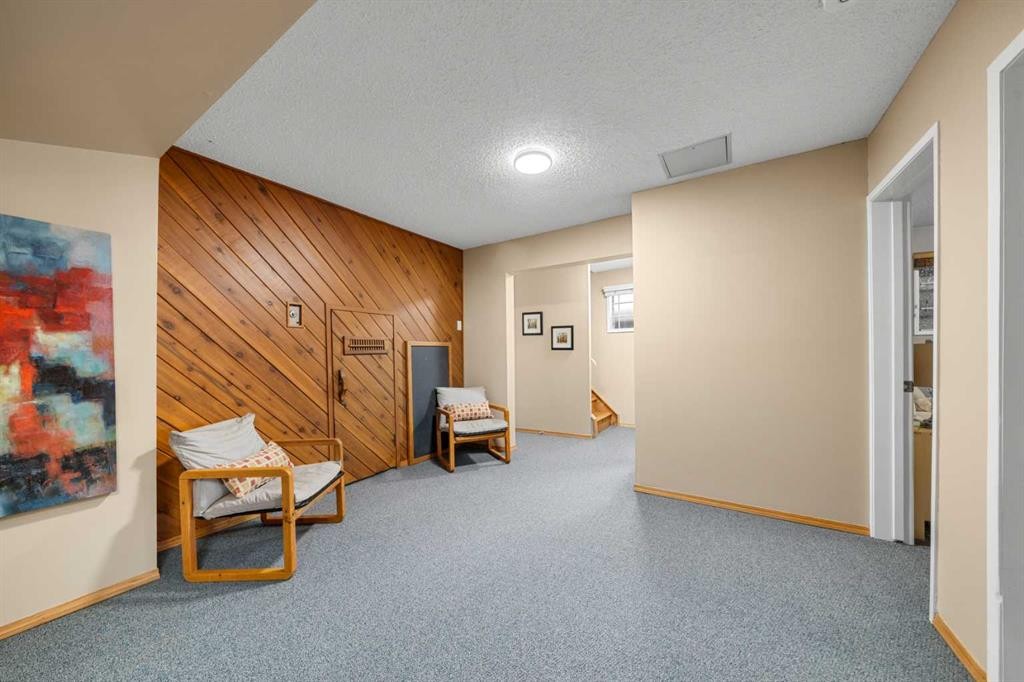 8 Varsplain Place Nw, Calgary, AB