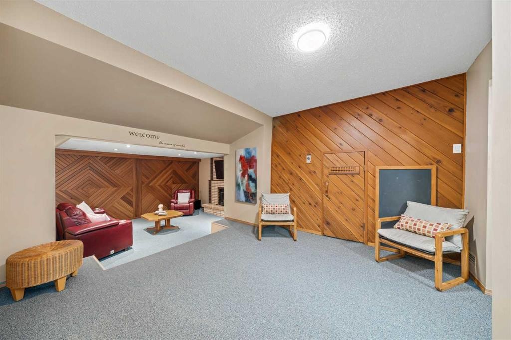 8 Varsplain Place Nw, Calgary, AB