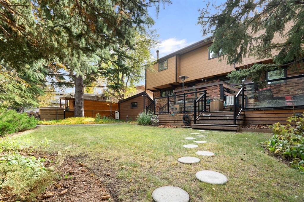 8 Varsplain Place Nw, Calgary, AB