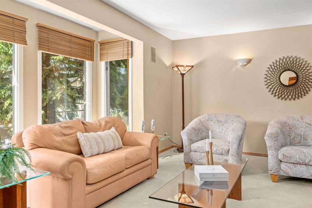 8 Varsplain Place Nw, Calgary, AB