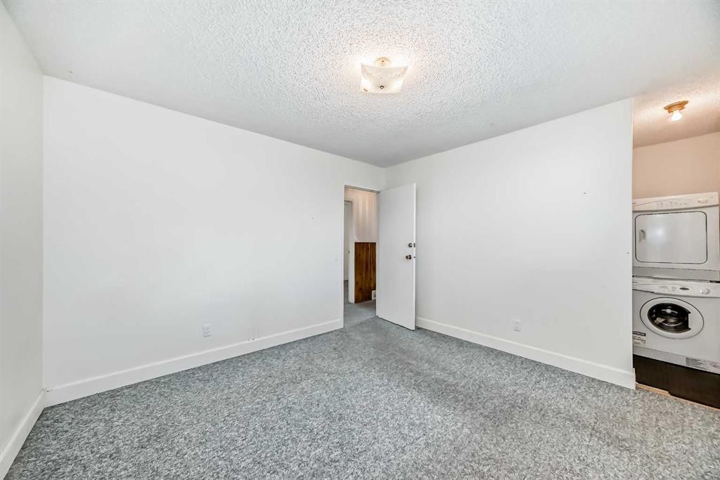 703 58 Street Se, Calgary, AB - Indoor Photo Showing Laundry Room